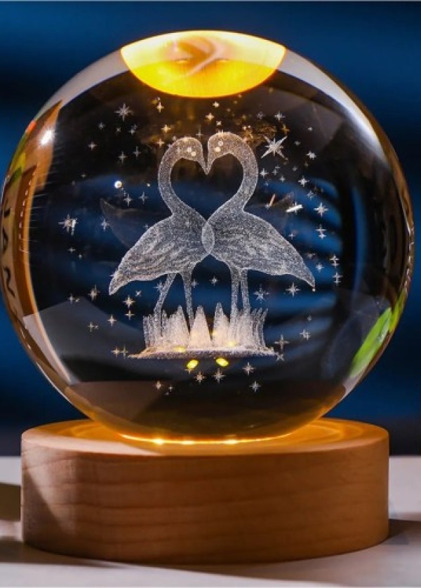 Ahşap Tabanlı LED Işıklı Flamingo Figürlü Kristal Küre