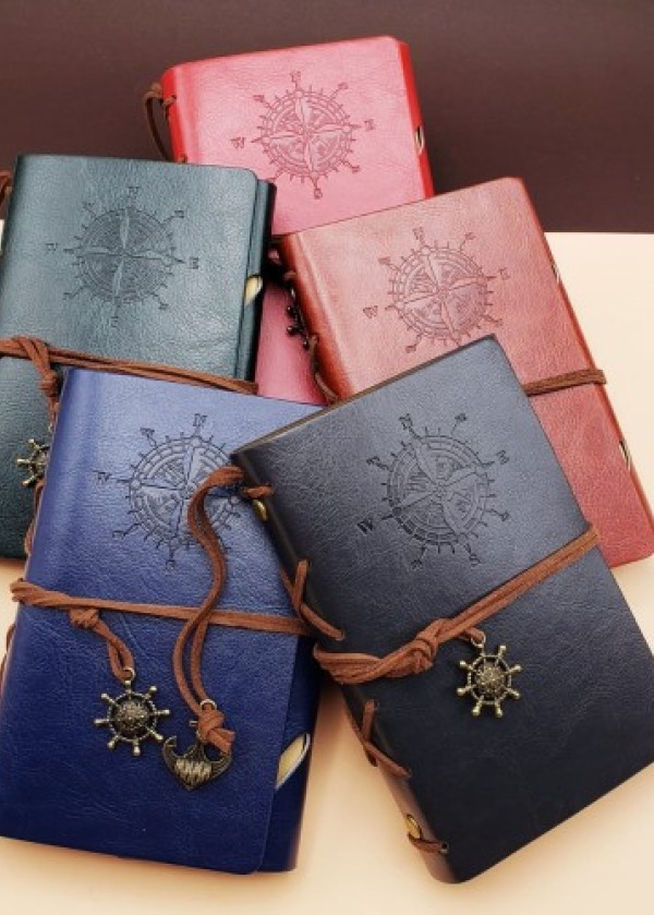 Küçük Boy Pusula Baskılı Deri Defter