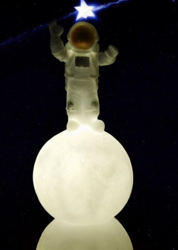 Astronot Şekilli Gece Ve Masa Lambası