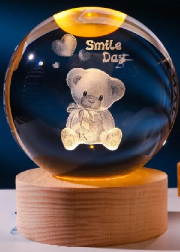 Dekoratif Ayıcık Tasarımlı Ahşap altlıklı Işıklı Cam Küre Büyük Boy Cam:8cm Ahşap:2cm