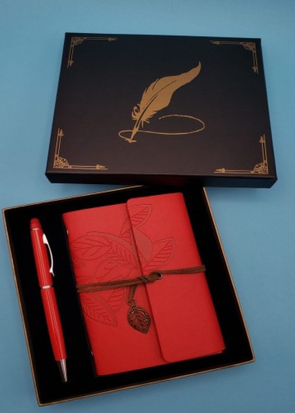 Defter Kalem Kırmızı Renk
